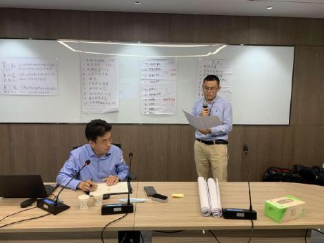 張文海講師聽取學員問題并認真記錄